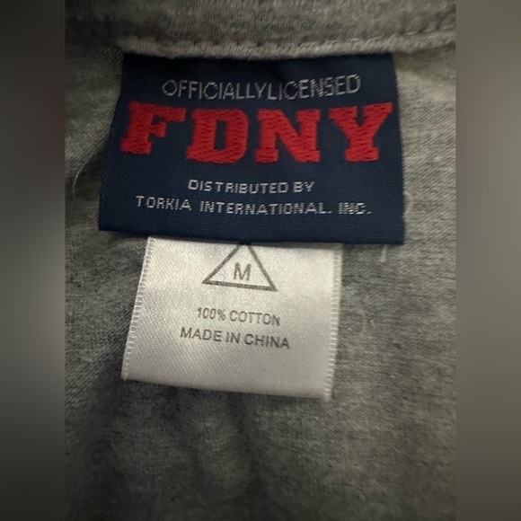 Officially Licensed FDNY Heather Gray Graphic T-Shirt, size M - Picture 3 of 3